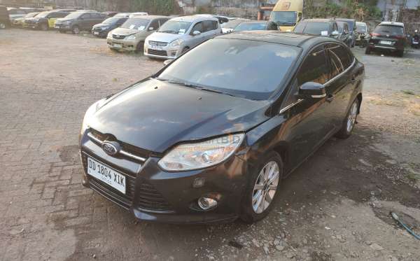 FORD FOCUS SDN TITAN