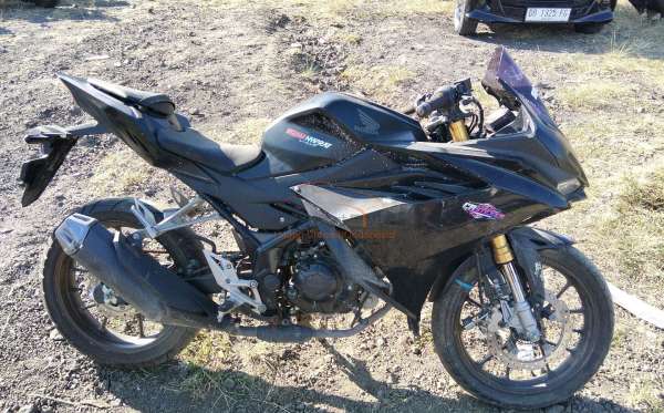 HONDA CBR 150 R