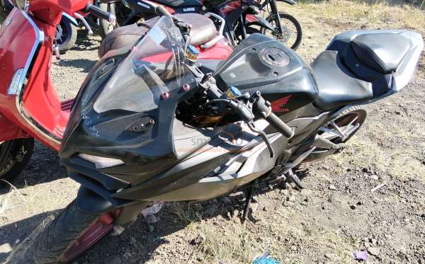 HONDA CBR 150 R