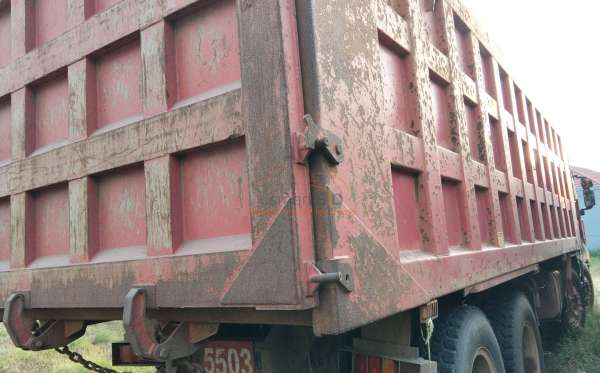 HONGYAN  DUMP TRUCK CQ-3314 (8X4)