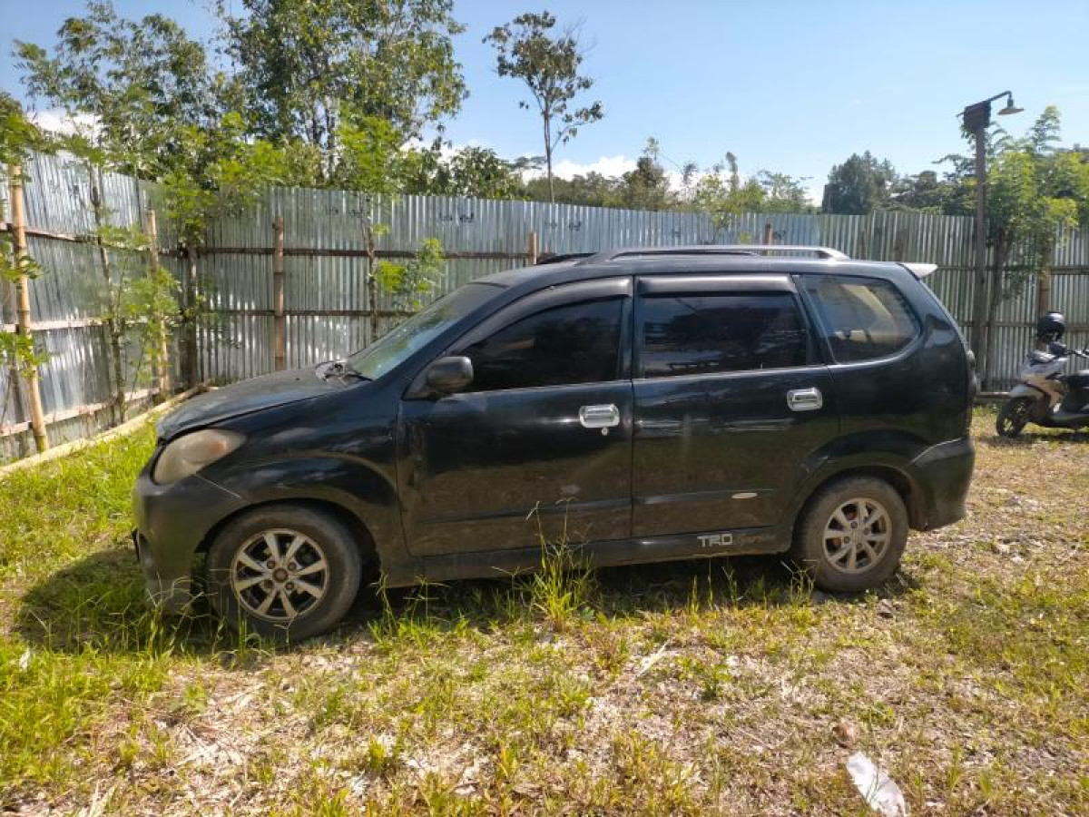 DAIHATSU  XENIA