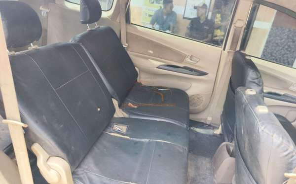 TOYOTA AVANZA