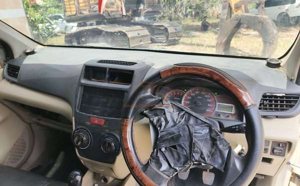 TOYOTA AVANZA