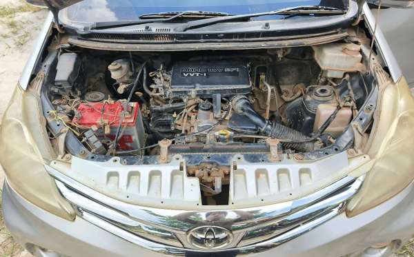 TOYOTA AVANZA