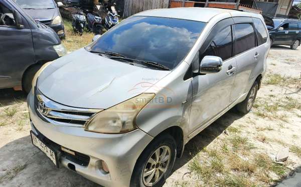 TOYOTA AVANZA