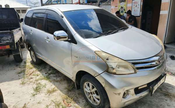 TOYOTA AVANZA