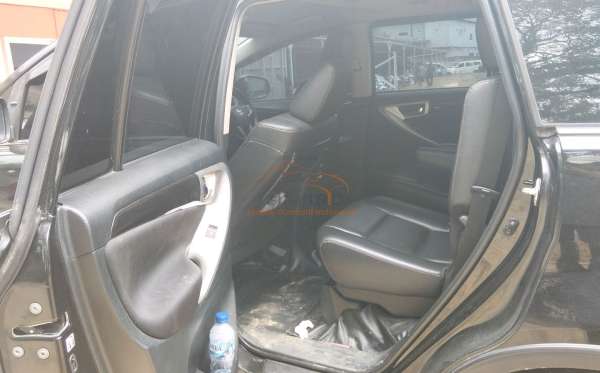TOYOTA INNOVA VENTURER