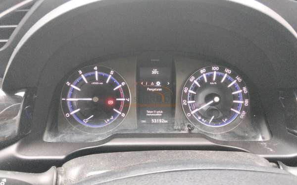 TOYOTA INNOVA VENTURER