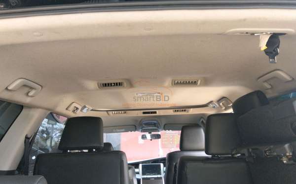 TOYOTA INNOVA VENTURER
