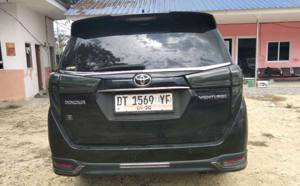 TOYOTA INNOVA VENTURER