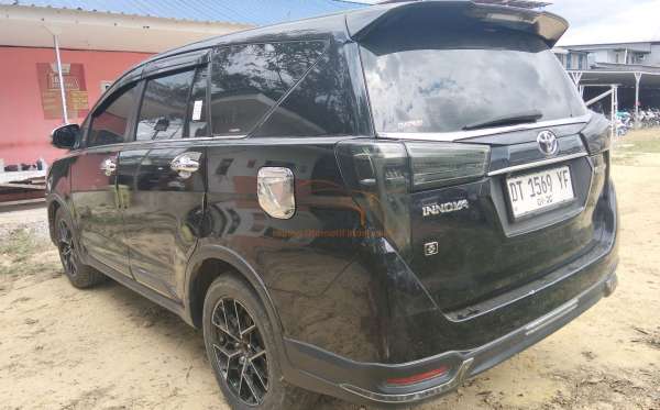 TOYOTA INNOVA VENTURER