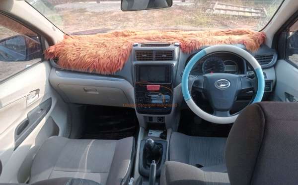 DAIHATSU XENIA
