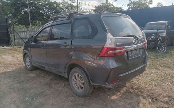DAIHATSU XENIA