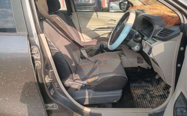 DAIHATSU XENIA