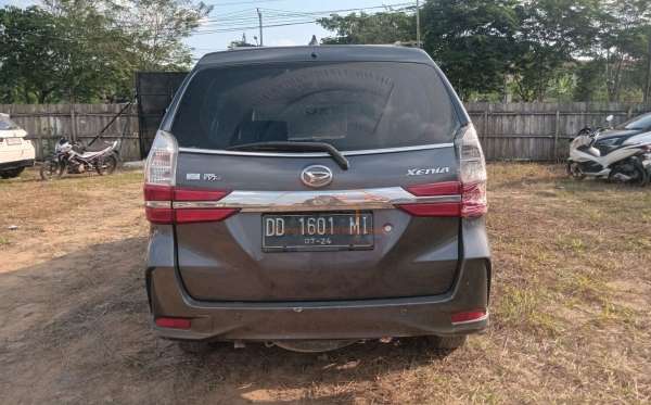 DAIHATSU XENIA