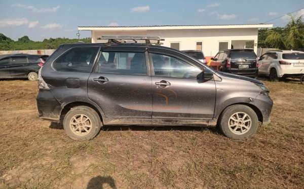 DAIHATSU XENIA
