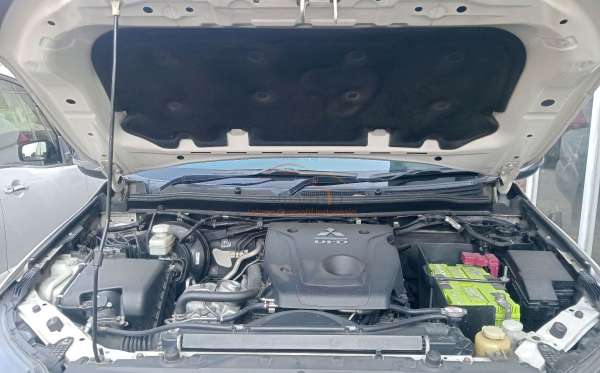 MITSUBISHI PAJERO SPORT 2.4L DAKAR-H (4X2)