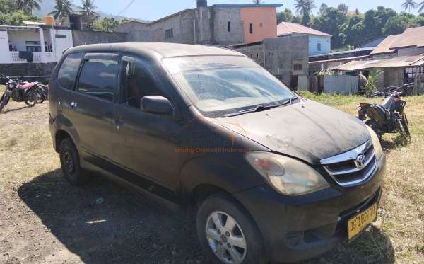 TOYOTA AVANZA
