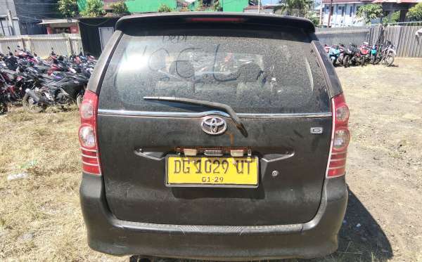 TOYOTA AVANZA