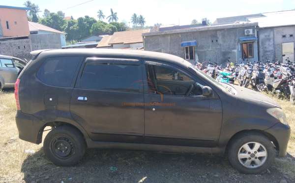 TOYOTA AVANZA