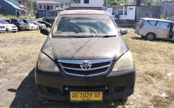 TOYOTA AVANZA