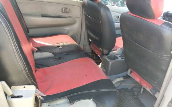 TOYOTA AVANZA