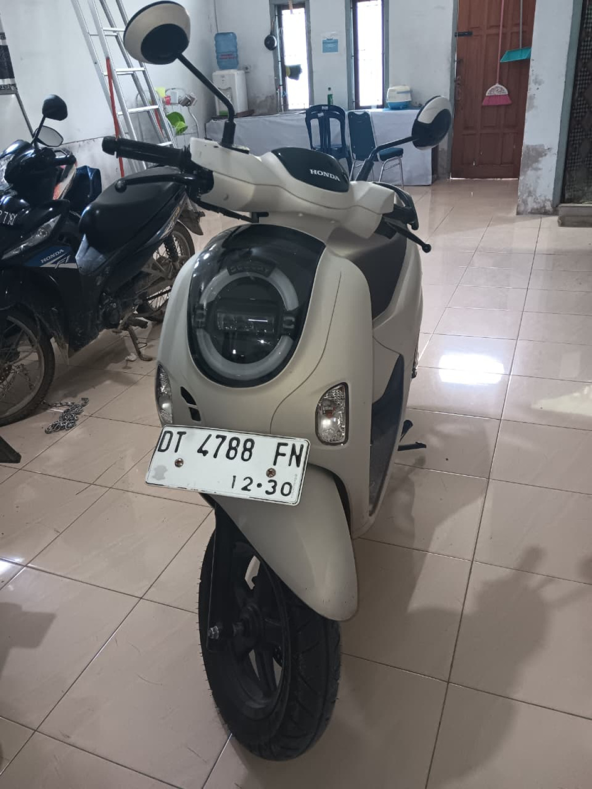 HONDA SCOOPY PRESTIGE