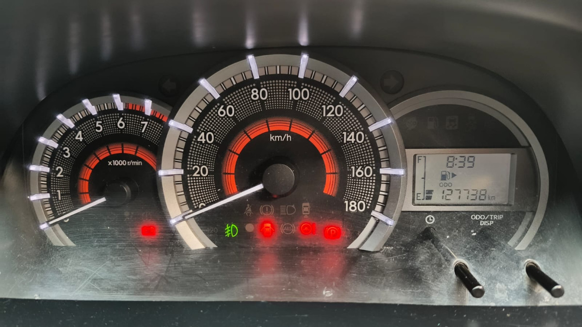 TOYOTA  AVANZA  1.3 G