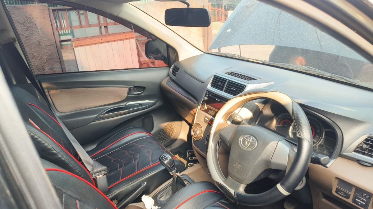 TOYOTA  AVANZA  1.3 G
