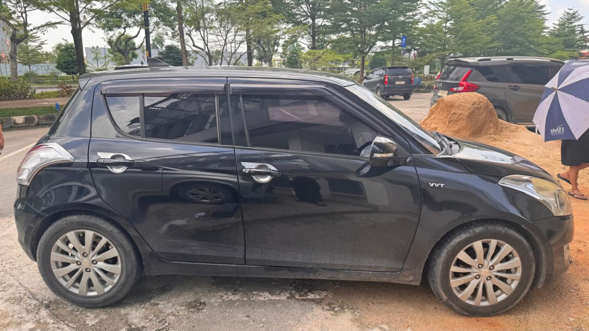 SUZUKI SWIFT