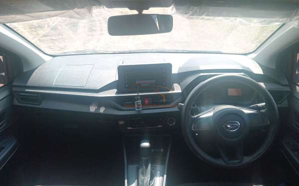 DAIHATSU AYLA 1.2R