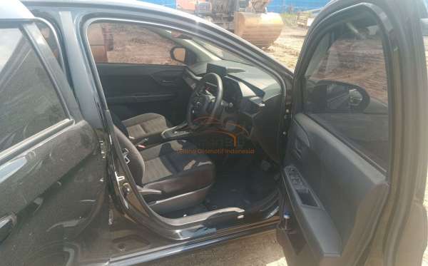 DAIHATSU AYLA 1.2R