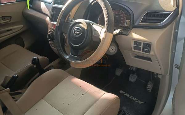 DAIHATSU  XENIA