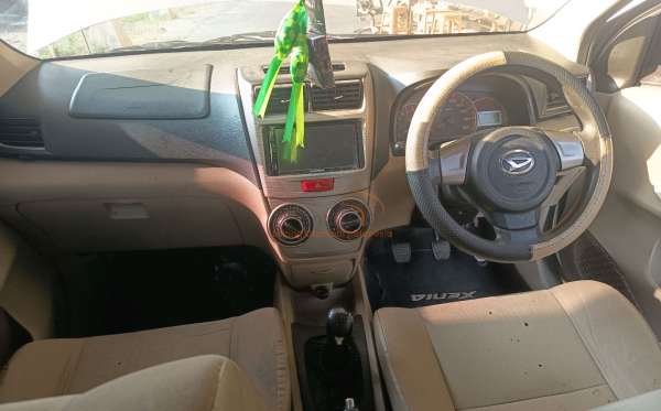 DAIHATSU  XENIA