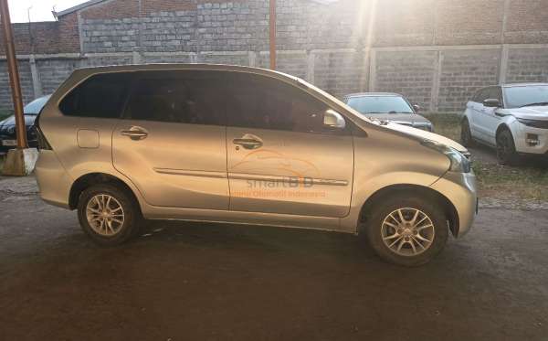 DAIHATSU  XENIA