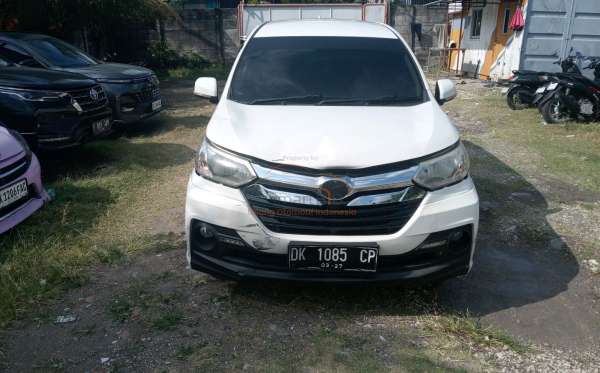 DAIHATSU XENIA
