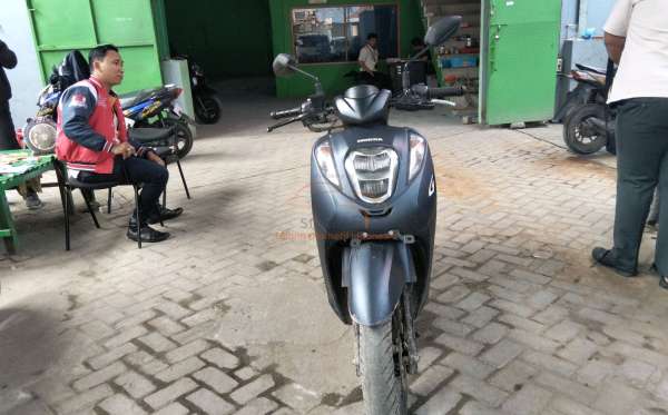 HONDA  GENIO