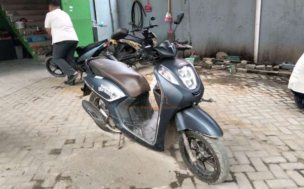 HONDA  GENIO