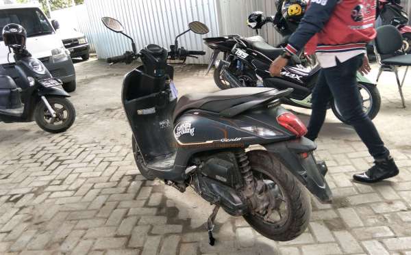HONDA  GENIO