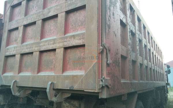 HONGYAN  DUMP TRUCK CQ-3314 (8X4)