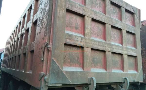 HONGYAN  DUMP TRUCK CQ-3314 (8X4)