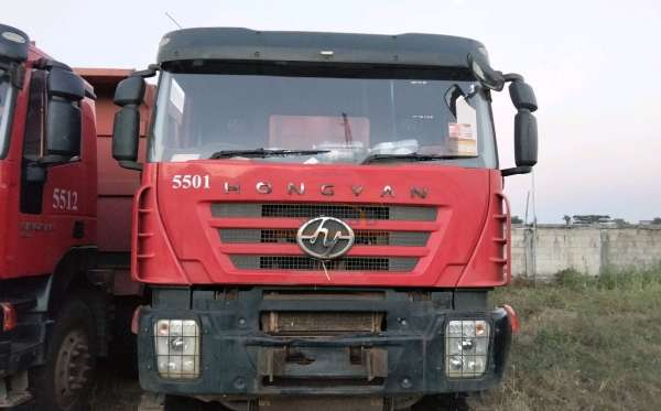 HONGYAN  DUMP TRUCK CQ-3314 (8X4)
