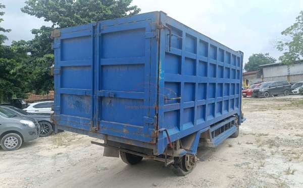 MITSUBISHI CANTER FE 75