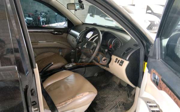 MITSUBISHI  PAJERO  SPORT 2.5 D EXCEED (4X2)
