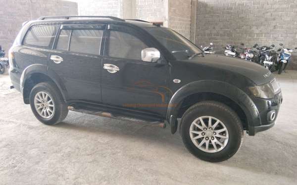 MITSUBISHI  PAJERO  SPORT 2.5 D EXCEED (4X2)
