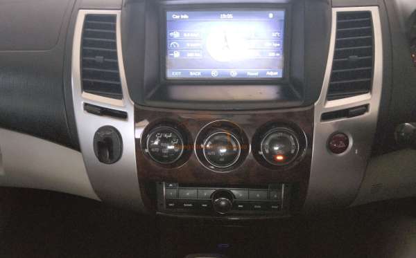 MITSUBISHI  PAJERO  SPORT 2.5 D EXCEED (4X2)