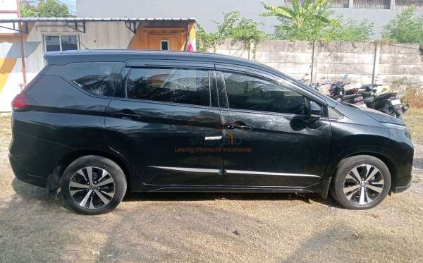 NISSAN LIVINA VL