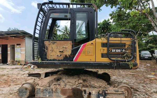SANY SY 135F