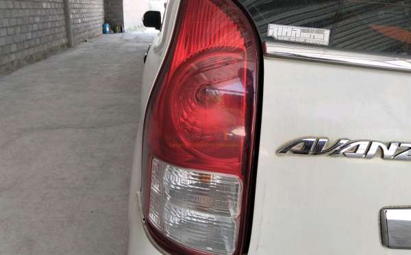 TOYOTA  AVANZA NEW  VELOZ 1.5