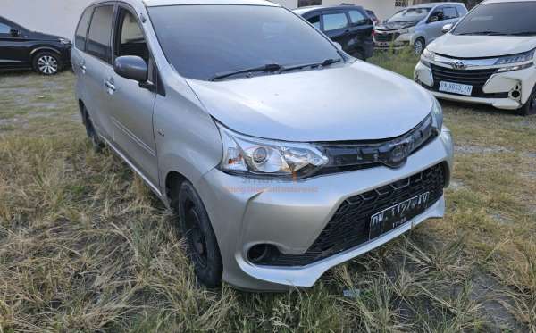 TOYOTA AVANZA
